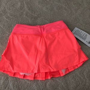 Girls lululemon set the pace skirt